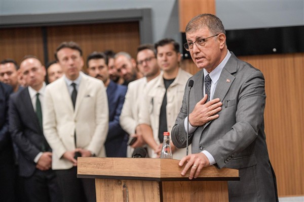 Başkan Tugay: Bu şehrin hizmetinde olmak onurdur<