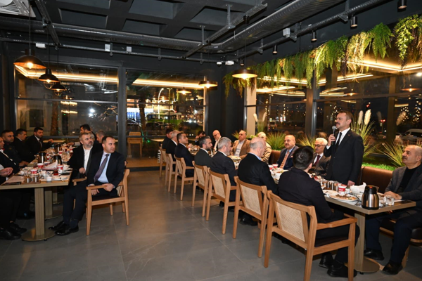 Vali Aktaş, Gebze Belediyesi tarafından düzenlenen iftar programına katıldı<