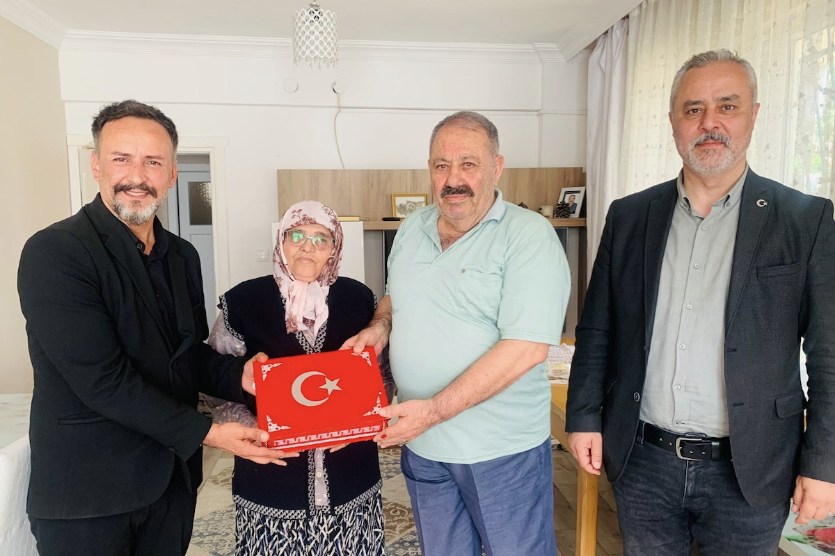 İzmit Belediyesi'nden Kıbrıs gazilerine ziyaret