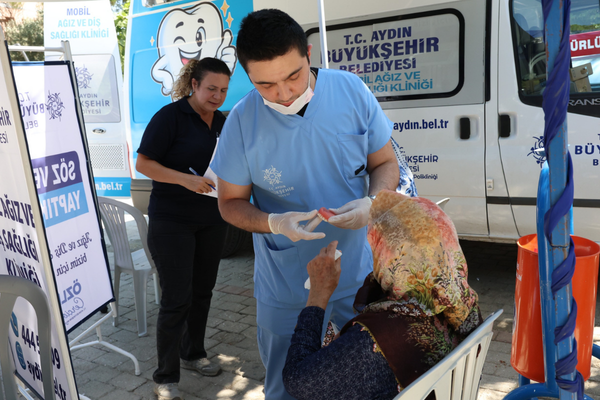 Mobil ağız ve diş sağlığı hizmeti 3 ilçede vatandaşlarla buluştu<