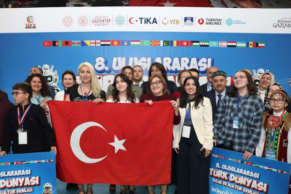 8. Uluslararası Türk Dünyası Bilim ve Kültür Şenliği’nde ödüller verildi<
