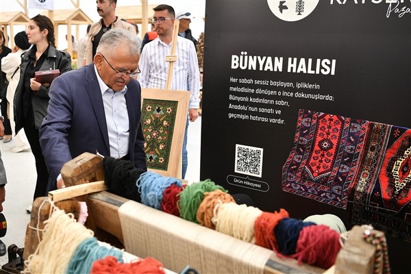 Başkan Büyükkılıç, Anadoludakiler Kayseri Pazarı'nın açılış törenine katıldı