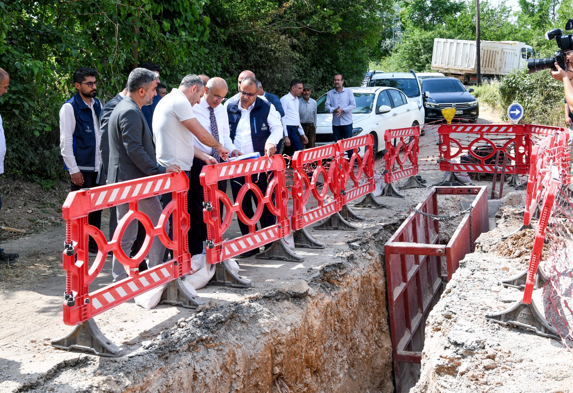 Başkan Er, kanalizasyon çalışmalarını inceledi<