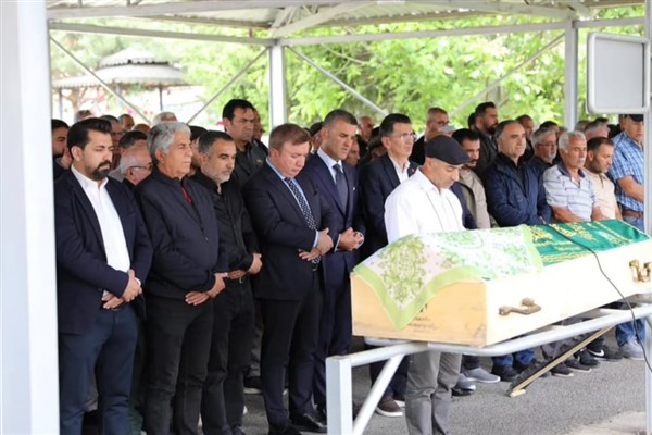 Erzincan Valisi Aydoğdu, öğretmen Gülcan Yeşilbaş’ın cenazesine katıldı