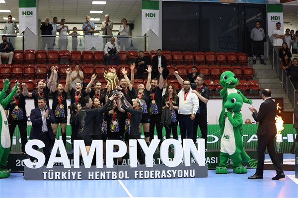 Hentbol Kadınlar Türkiye Kupası Bursa Büyükşehir Belediyespor’un <