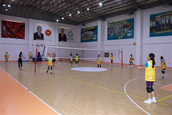 Haliliye Belediyesi'nden gençlere spor desteği