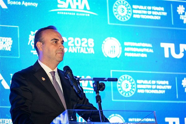 Bakan Kacır'dan IAC 2026 daveti: Antalya uzay ekosisteminin buluşma noktası olacak<