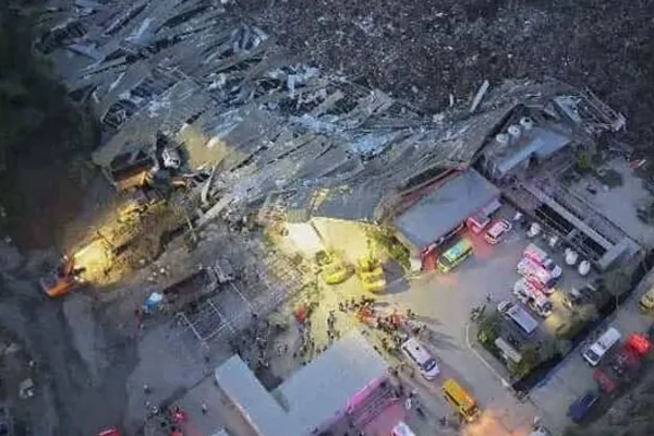 Filipinler'de devasa çöp depolama alanının çökmesi sonucu bir kişi öldü, 38 kişi kayıp<