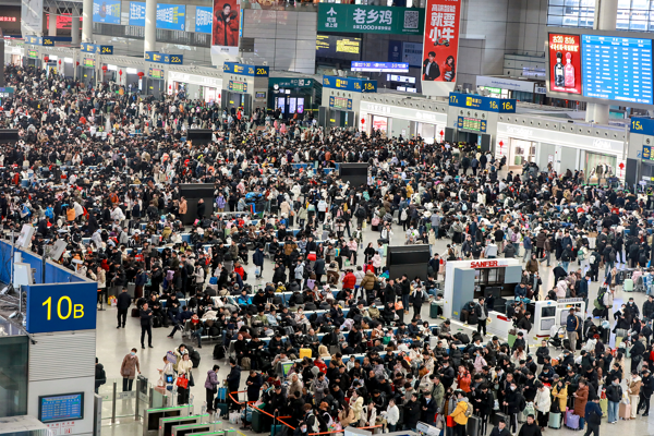 2026 Bahar Bayramı Trafiği başladı: Çin genelindeki yolcu hareketliliği artıyor<