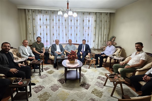 Başkan Altay, hac ibadetini yerine getiren vatandaşları ziyaret etti<
