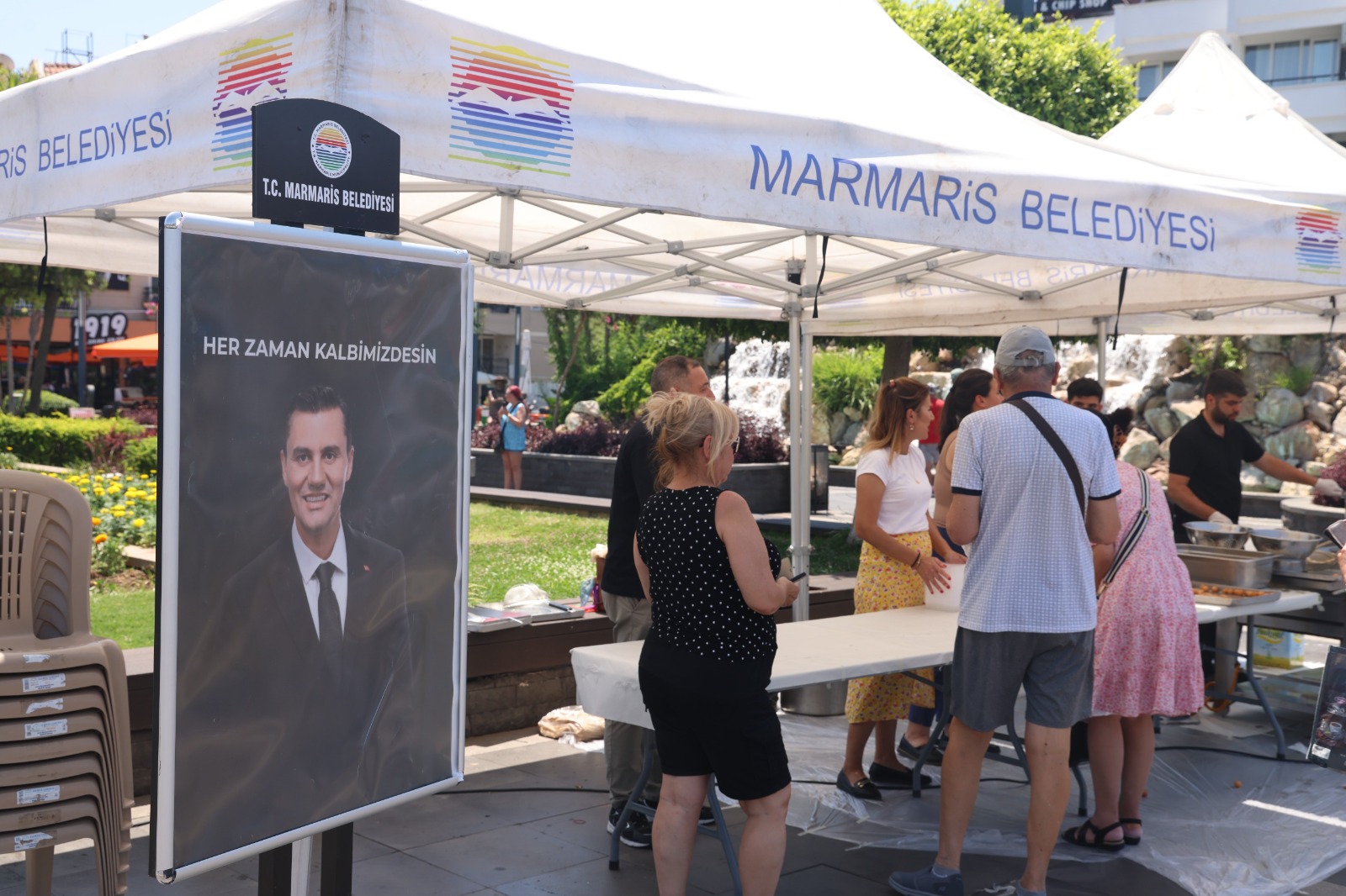 Marmaris’ta Ferdi Zeyrek anısına lokma döküldü