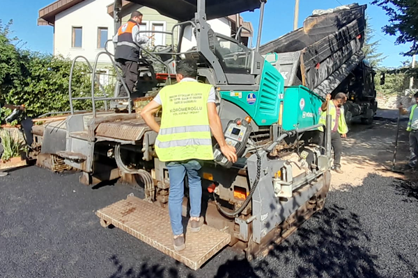 Trabzon'da yol çalışmaları sürüyor