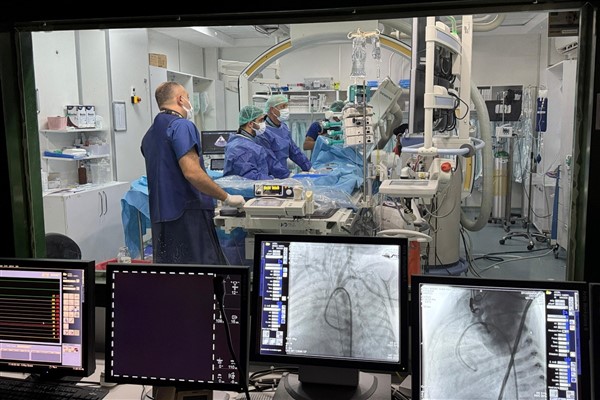 Diyarbakır'da nadir kalp hastalığı cerrahiye gerek kalmadan tedavi edildi