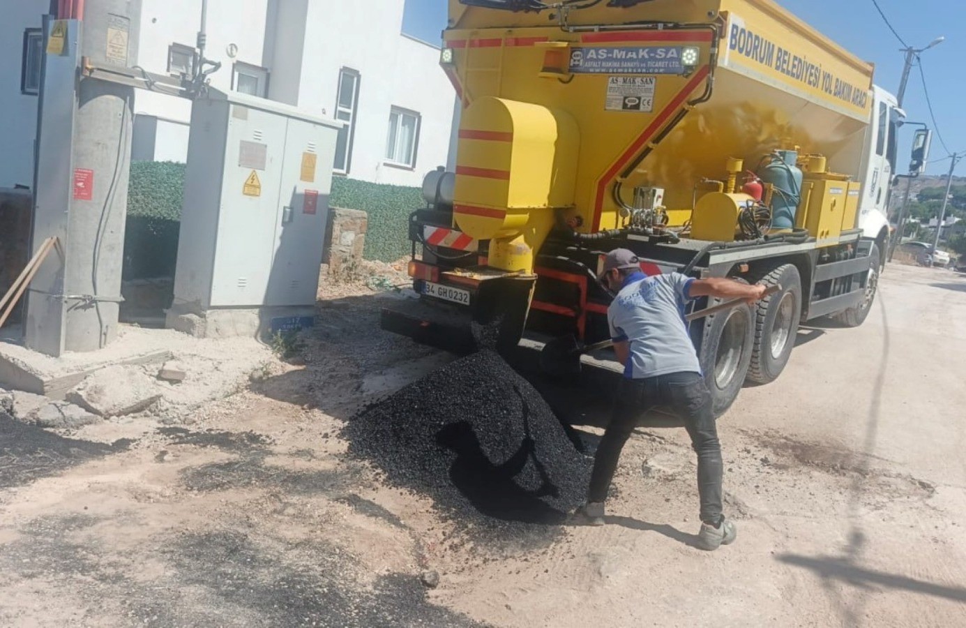 Bodrum Belediyesi'nden üstyapı çalışması<