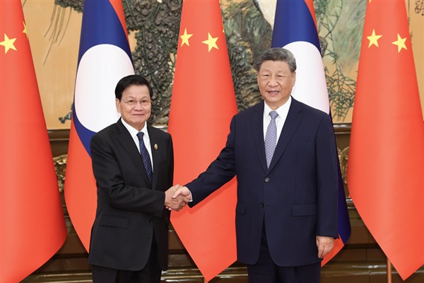 Çin ve Laos liderleri bir araya geldi<