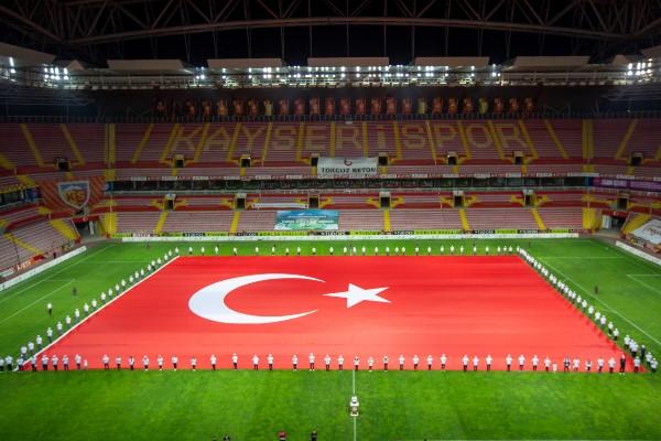 Galatasaray ve Fenerbahçe’nin rakipleri belli oldu<
