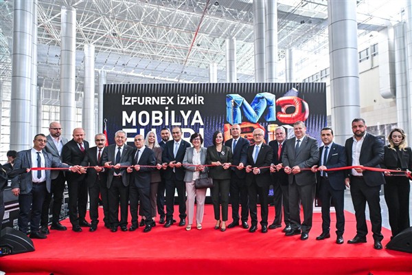 İzmir Mobilya Fuarı kapılarını açtı<