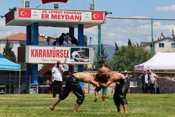 Karamürsel’de başpehlivan Sinan Yıldız oldu