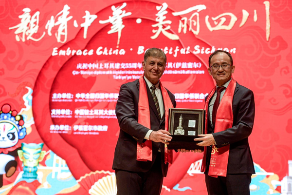 Çin Yeni Yılı İzmir’de kutlandı<