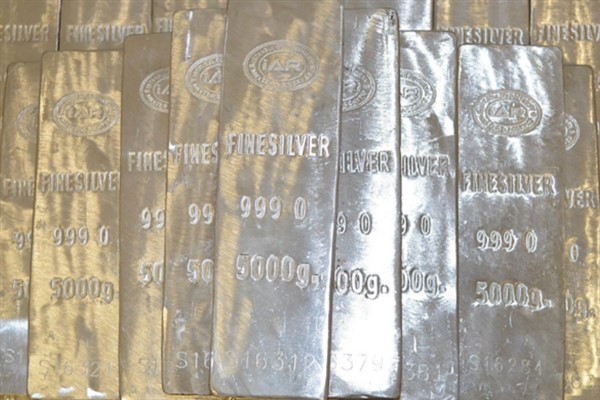 Gümüş iki günlük toparlanmanın ardından geri çekildi