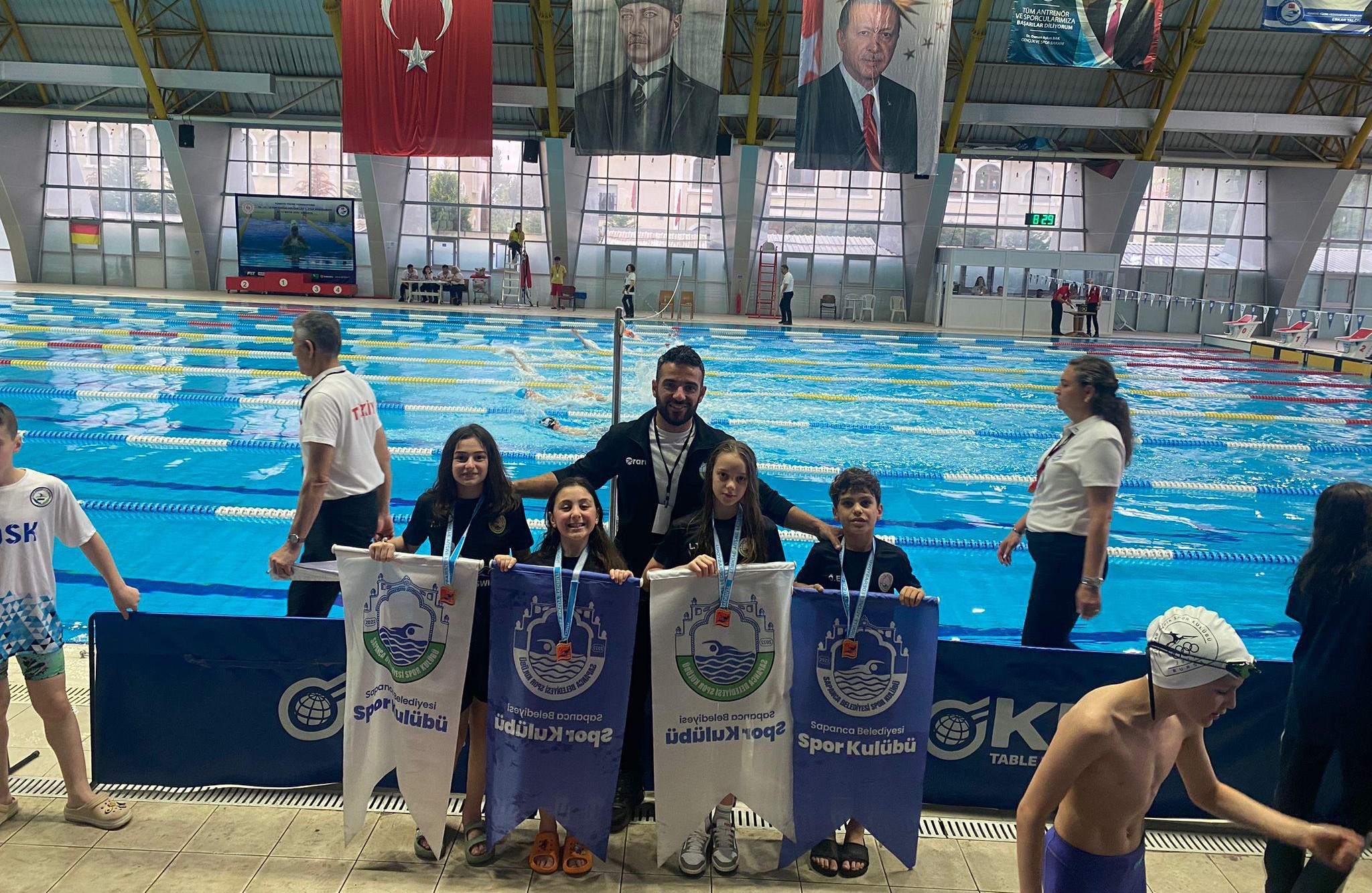 Sapanca Belediyesi Spor Kulübü yüzücülerinden büyük başarı<