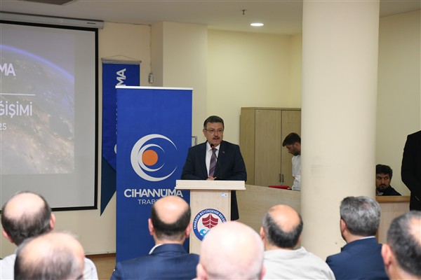 Genç: Tarih bizi hakkın üstün tutulduğu bir döneme çağırıyor<