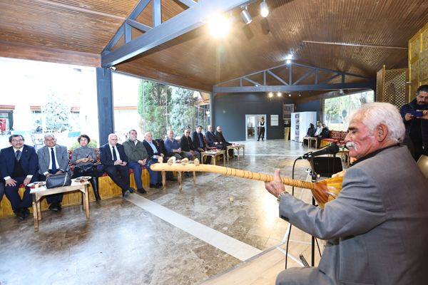 Kayseri Büyükşehir Belediyesi, muhtarlar ile ozanları buluşturdu<