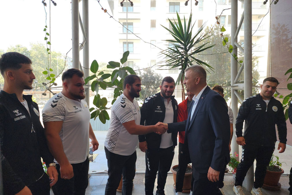 Gölcük Belediyespor Yağlı Güreş Takımı Kırkpınar’a uğurlandı<