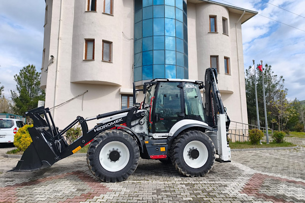 Batman OSB’de makine parkı yeni iş makinesiyle güçlendirildi<