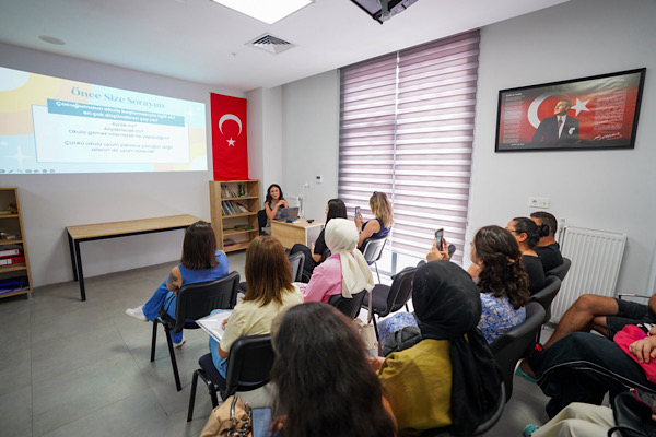 Beylikdüzü'nde ebeveynlere “Okula Uyum ve Oryantasyon Süreci” semineri<