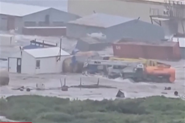 Kamçatka depreminin ardından tsunami dalgaları Hawai ve Kaliforniya kıyılarına vurdu<
