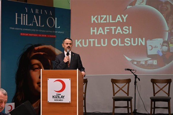 Kocaeli Valisi Aktaş, Kızılay Haftası programına katıldı<