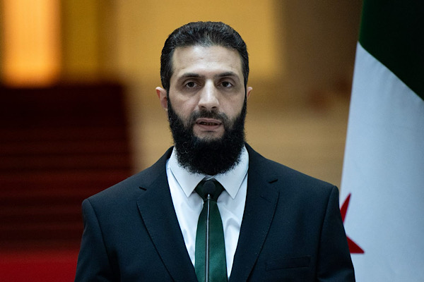 Suriye Cumhurbaşkanı Şara, Barrack ile bir araya geldi<