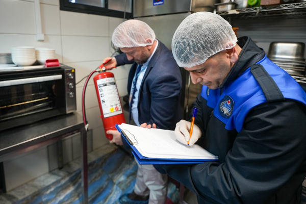 Maltepe’de gıda denetimleri sürüyor<