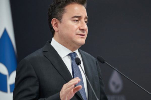 Babacan: Enflasyon yüzde 30’un altına inmedi, indirilemiyor