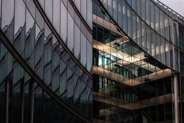 Softbank veri merkezi şirketi DigitalBridge'i 4 milyar dolara satın alacak