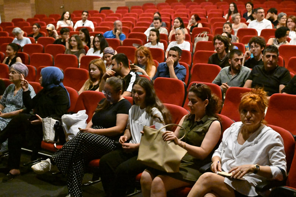 Cannes’ın ödüllü kısa filmleri Manisa'da sinemaseverlerle buluştu