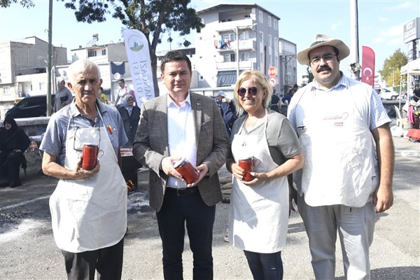 Osmangazi Belediyesi’nden “Malzemeler Bizden, Salça Yapması Sizden” projesi