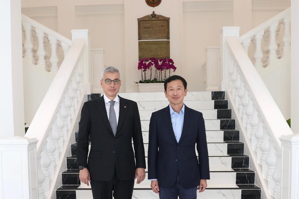 Bakan Memişoğlu, Singapur'da sağlık iş birliklerini görüştü