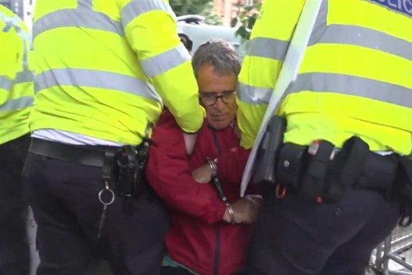  Filistin protestolarında İngiltere genelinde 100'den fazla kişi tutuklandı<
