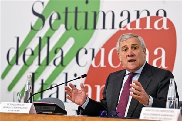 Tajani, Verona'da Capitolare Kütüphanesi'ndeki toplantıya katıldı