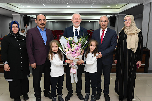Başkan Başdeğirmen, ilkokul öğrencilerini ağırladı<