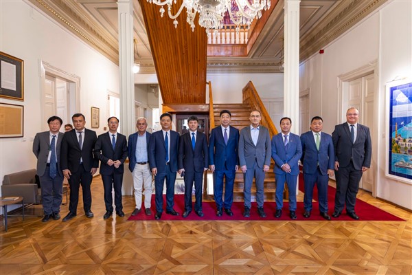 İzmir ile Zhejiang arasında iş birliği alanları görüşüldü<