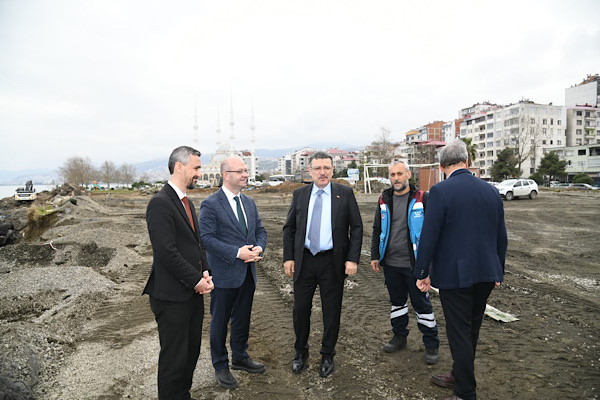 Başkan Genç, Akçaabat’ta projeleri inceledi<