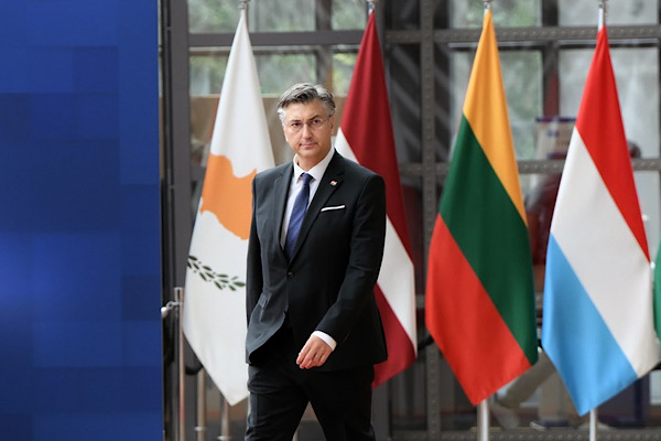 Plenkovic, Macaristan Başbakanı Magyar ile bir araya geldi<