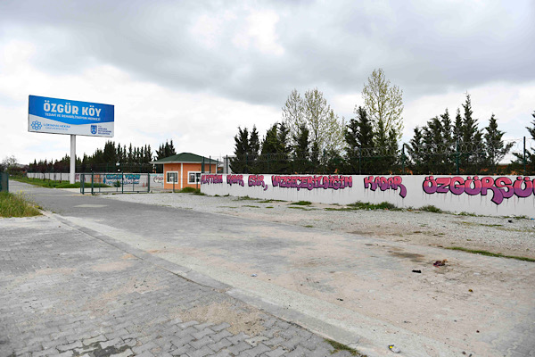 Özgür Köy’de bağımlılıkla mücadele çalışmaları sürüyor   <