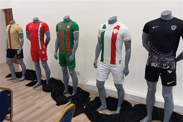 Amedspor'un yeni formaları tanıtıldı