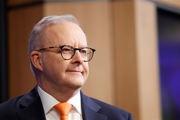 Albanese: Malezya ile enerji güvenliği konusunda ortak bildiri imzaladık<