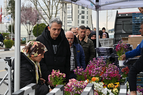 Manisa'da mezarlık ziyaretine destek