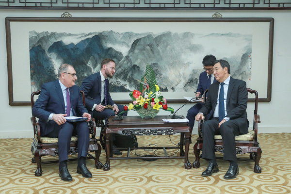 Çin’in Orta Doğu Özel Elçisi, Rusya’nın Beijing Büyükelçisi ile görüştü<